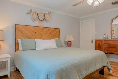 Primary Bedroom — King suite
