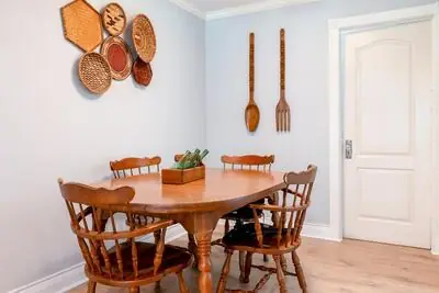 Dining Area — Seats six