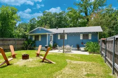 Fenced Backyard — Fire pit and patio
